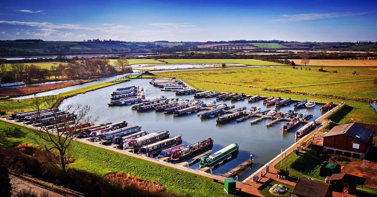 marina_white's tweet photo. Fab pix taken today #marinamoments #reallychuffed #earlsbarton #rivernene #nenevalley #narrowboats #lock9 https://t.co/fXZaRnvYoM