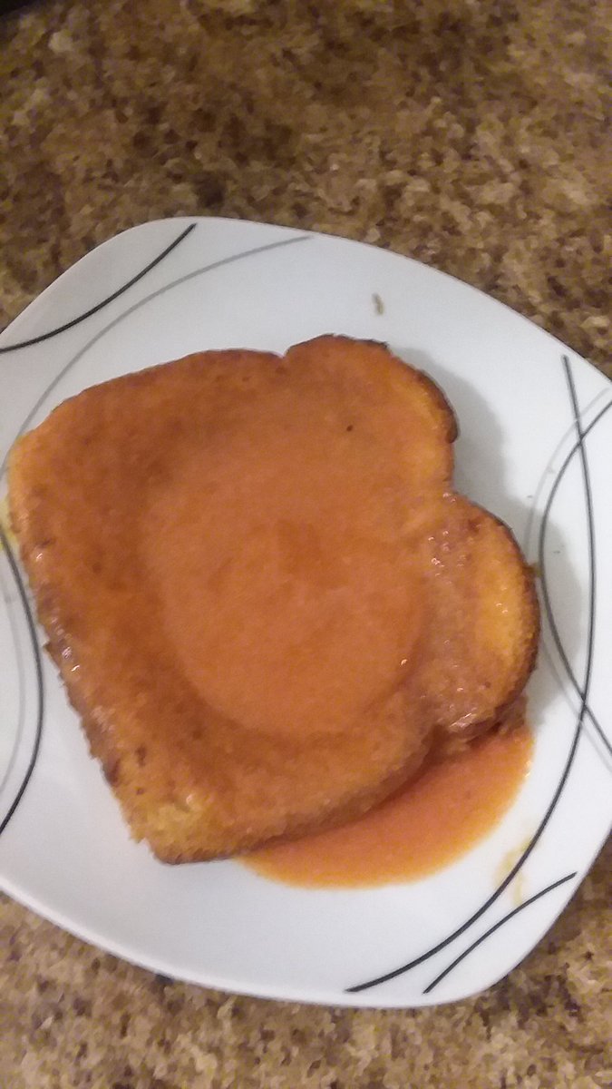 markyest's tweet photo. Hey @GordonRamsay what do you think of my girlfriends tomato smothered grilled cheese!? It's quite delishhh🔥🔥 https://t.co/4m9L3uqY43
