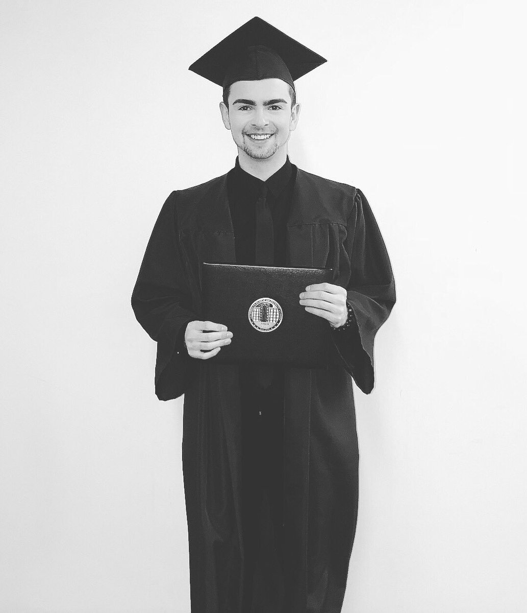 BraunAleksander's tweet photo. class of 2018 https://t.co/tISrwiJQZx
