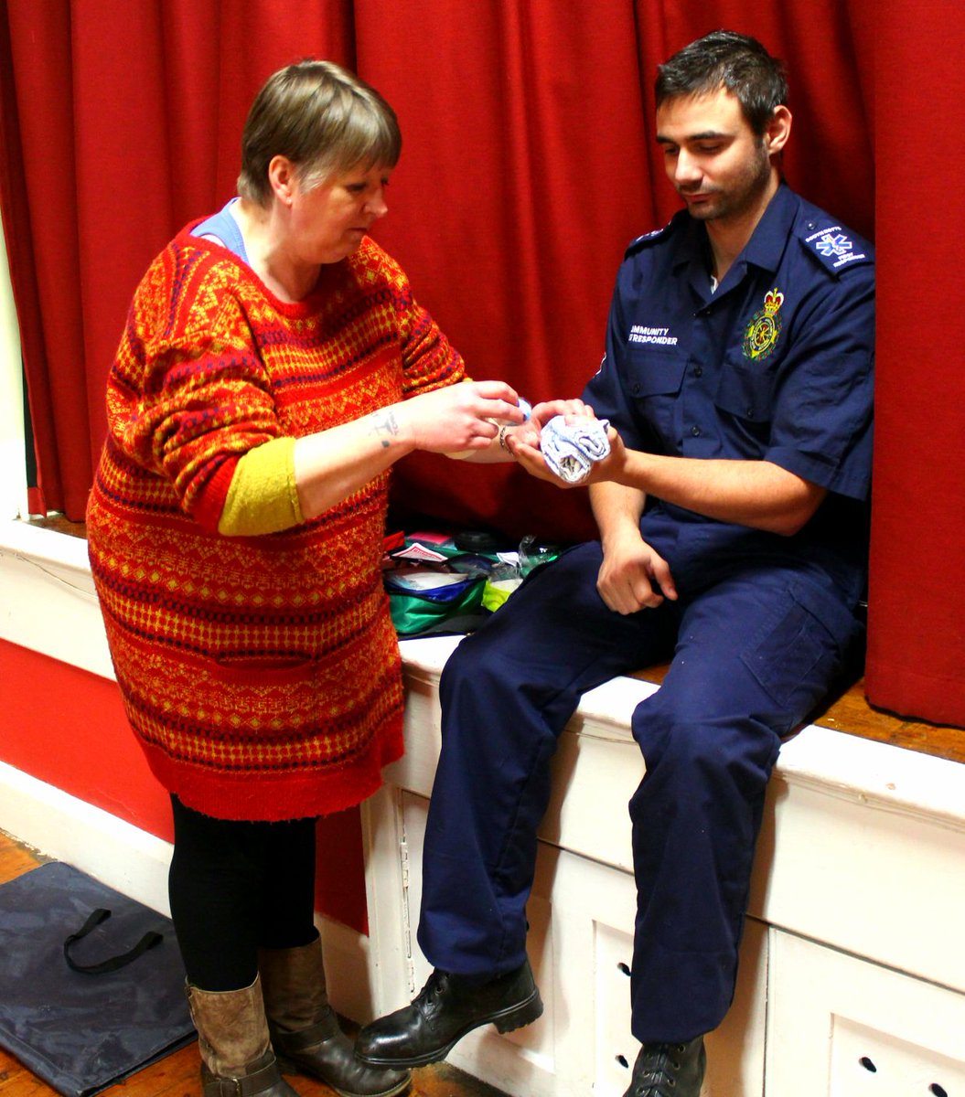 SouthNottsCFR's tweet photo. Brilliant training night this week. We're pleased to announce we also have some new recruits, welcome to the team guys!
If you would like to donate to the group  or if you're interested in becoming a first responder, please feel free to get in touch. @EMASNHSTrust @EMAS_CFR https://t.co/XZl3GYy0jG