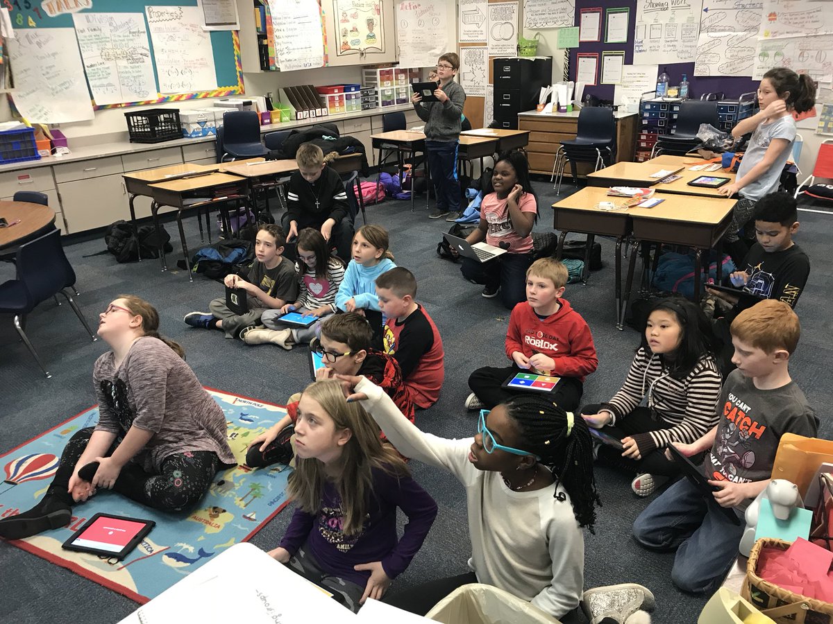 shogue20's tweet photo. Our #focusfaces 😂playing Kahoot! #fractions @chesnkcsd https://t.co/5BCznp3gvc