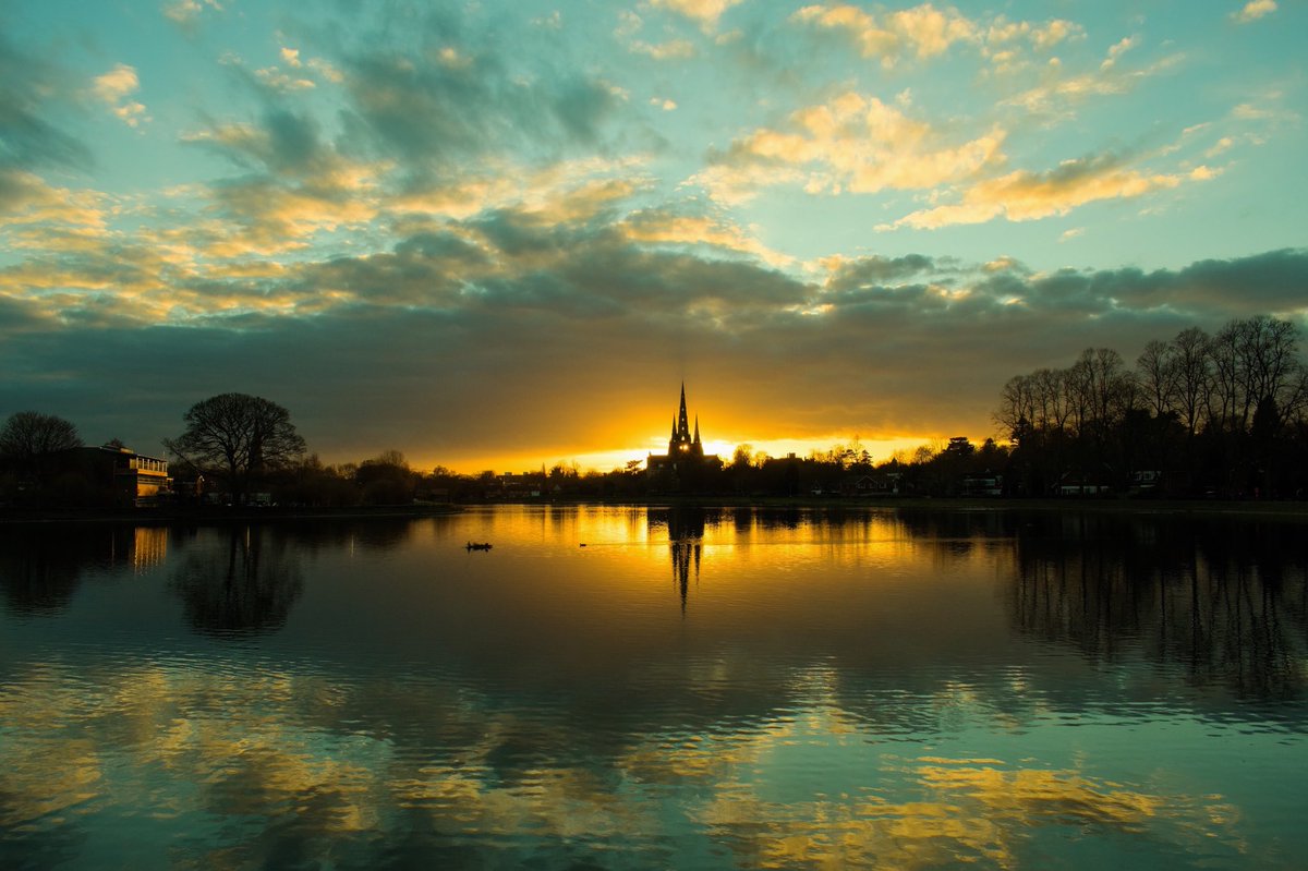 lichphotography's tweet photo. #lichfieldphotography #photography #reflection #Lichfield #Staffordshire #sunset #lichfieldcathedral #bromford #stowepool #instagram Lichfieldphotography #beautiful #nofilter #nofilterneeded #lichfieldmercury https://t.co/i00O1TBnYm