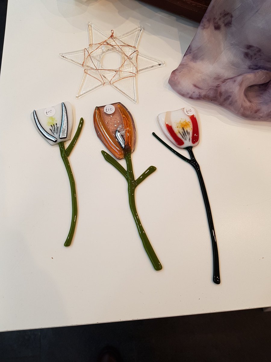GalleryTwenty's tweet photo. Why not say I Love You with flowers that will last much longer. ❤ perfect for #valentines or #MothersDay from #gallerytwentygetliffes. #leekrocks #getliffesyard https://t.co/53vxfsb5en