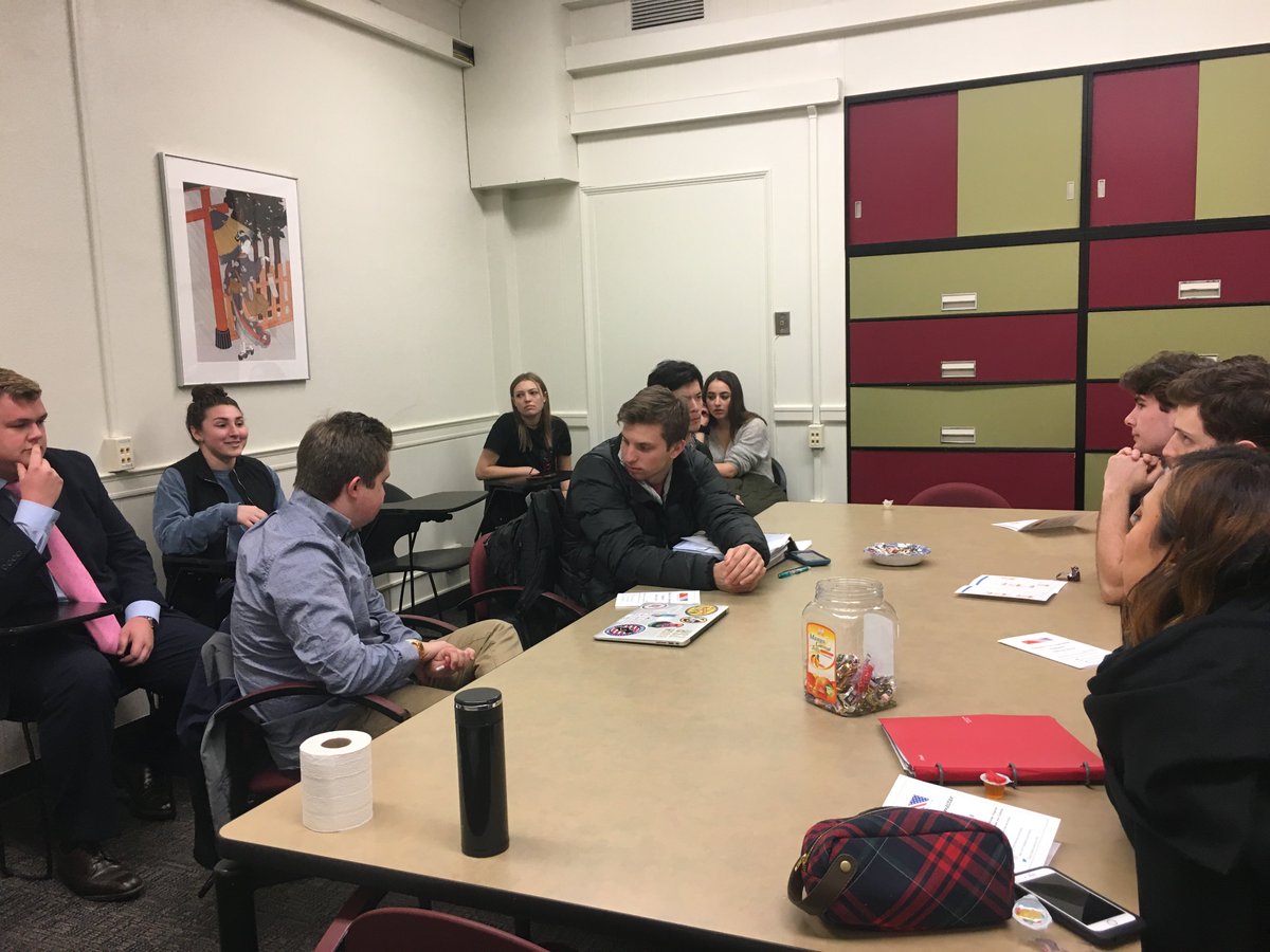 EALCWFU's tweet photo. It's the #major #minor declaration week! Our students of #chinesemajor and #chineseminor shared their #learningexperience and #studyabroad #experience with their fellow #studentsofchinese at #chinesetable
#learnchinese at #ealc #chineseprogram #wakeforestuniversity https://t.co/YYqVxTEEsD