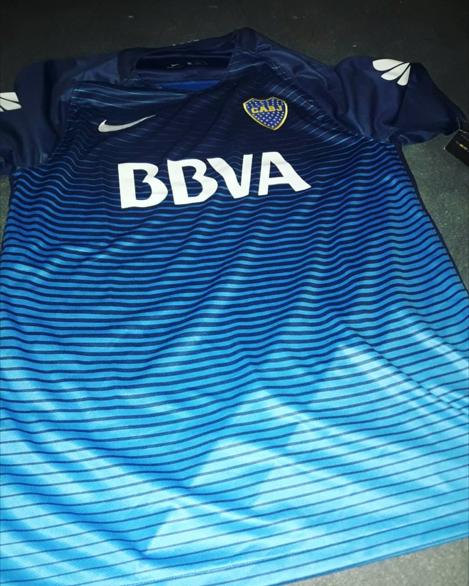 GambetaElshow's tweet photo. ¡SORTEO EXCLUSIVO DEL SHOW DE LA GAMBETA! 

¿Querés ganarte la camiseta de #Boca 👇 ? Para participar, solo tenés que dar RT y seguirnos. El ganador será anunciado en vivo durante el programa del lunes 12 de febrero ¡no te lo pierdas! https://t.co/xb3ViTfXju