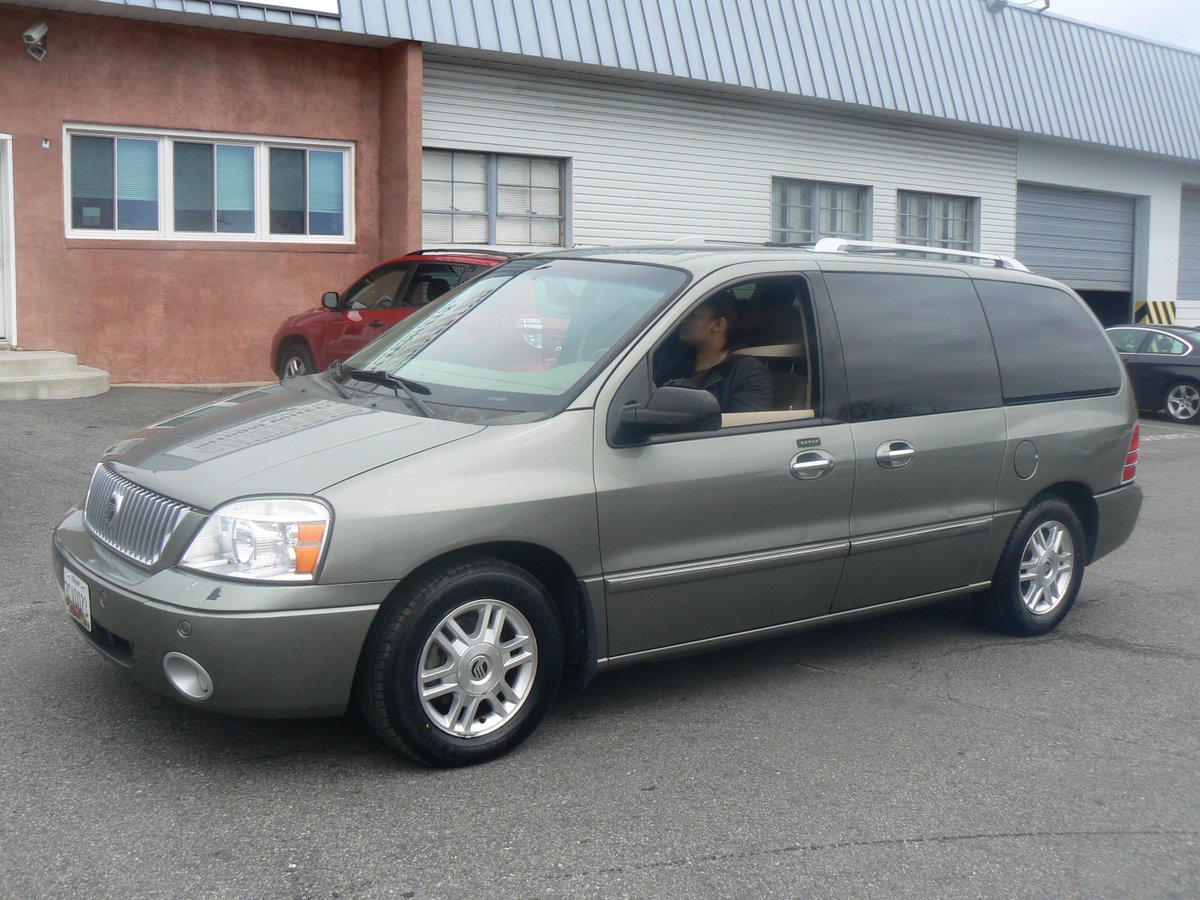 Vehicles4Change's tweet photo. Ashley was still working hard at 9-months pregnant, as a paratransit driver. But without a car of her own life was even more difficult, read more https://t.co/6lffaVbIFZ #newblogpost #MondayMotivation #MotivationMonday #Vehicles4Change https://t.co/xNljYEsniP