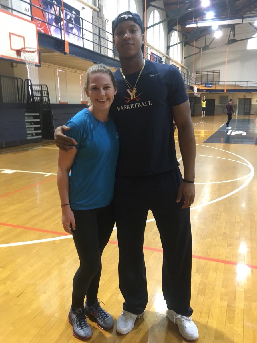 CAH_bam12's tweet photo. @VirginiaSports @theACC @HarrisTeeter and so do all the players!!!! #Number1Fan #ACCFANS #GoHoos #UVA https://t.co/kXK1LB6SRk