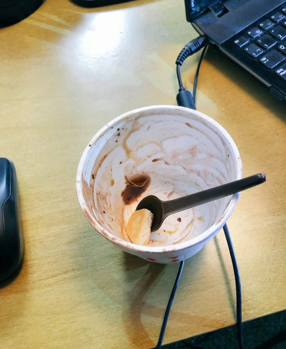 Como prometimos al aire, sorteamos un 1/4 de helado pero comido, para que lo usen de decoración (?)
- DALE RT Y PARTICIPA 🍦-