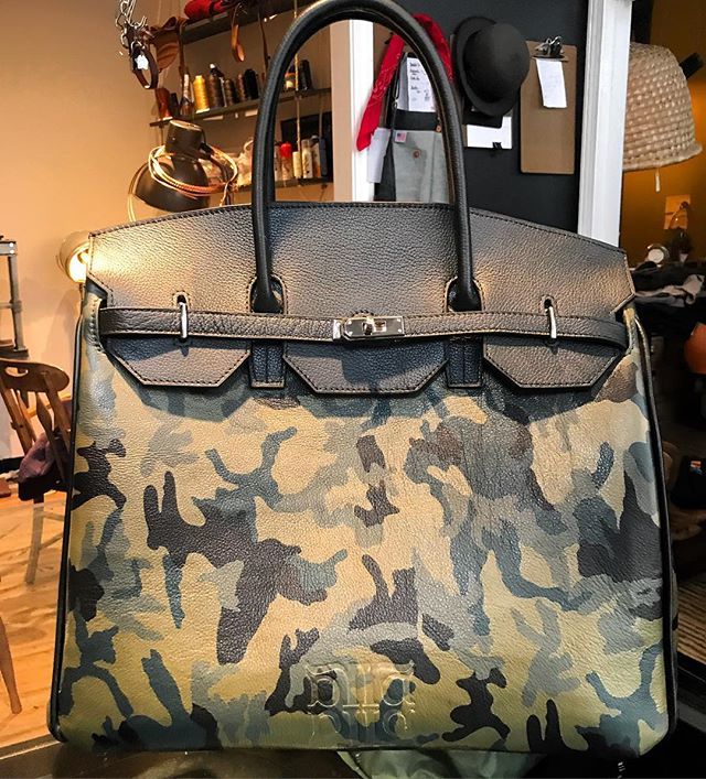 Metaforros's tweet photo. Large #camouflage bag anyone? #bespokebag #bespokesoap https://t.co/JPsf9Y5yG7
