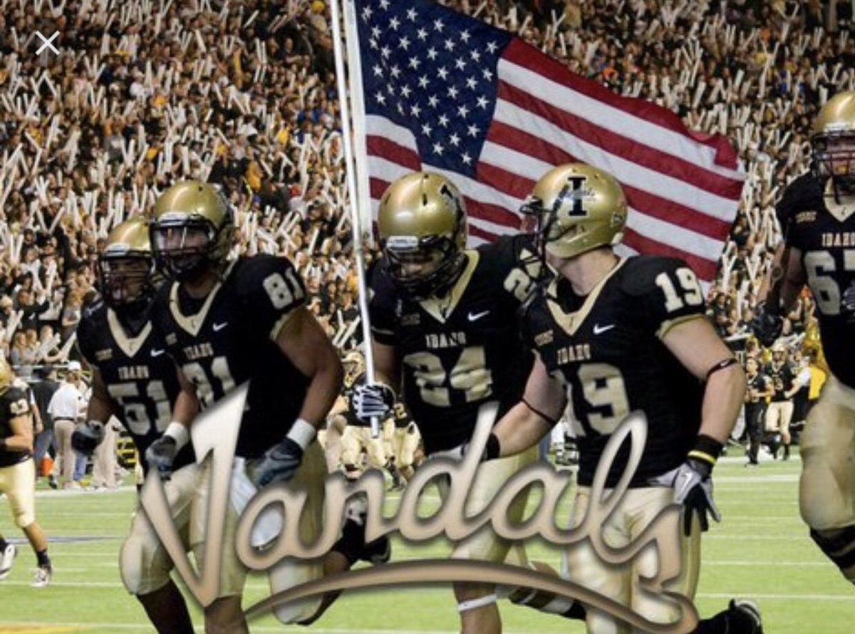 SethSchneider34's tweet photo. Excited to announce I am going to further my football career at the University of Idaho. https://t.co/4XWfsqO6KE