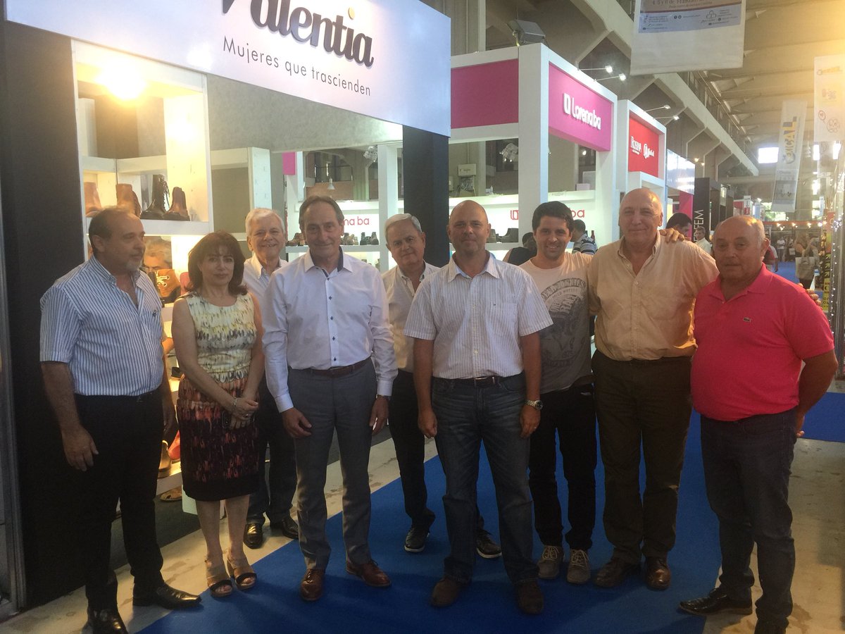 poldc's tweet photo. Un año mas tuve el enorme placer de acompañar a la gran familia de industriales del calzado de Cordoba y Santa Fe en una nueva edicion de la #Exical Una constante demostracion de trabajo, teson y pasion. https://t.co/sbNtX2vCFA