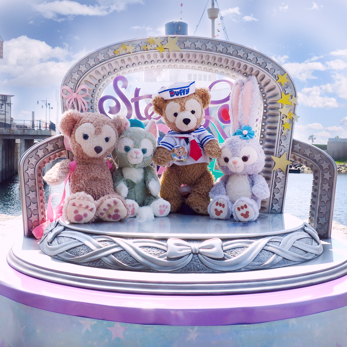 zipadsayidodah's tweet photo. Best thing about #disneySEA? it's all the places to pose your #duffyandfriends!  Gotta love this display for #stepstoshine, #stellalou's breakout stage show!  #friendsofduffy #gelatoni #shelliemay #duffythedisneybear #disneyigers #disparks #TDR https://t.co/lXBCHz39TF