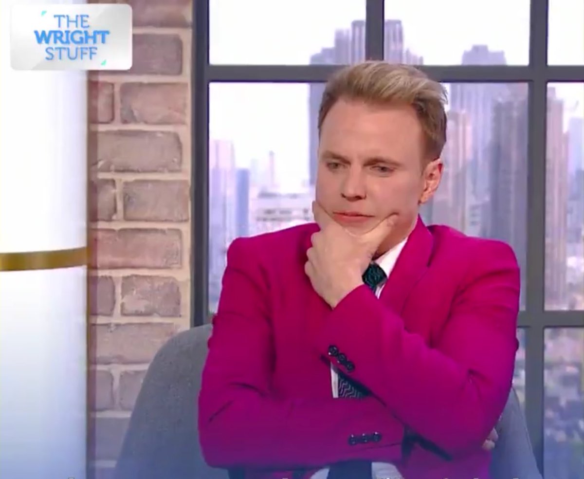 TorSexual's tweet photo. Just catching up on the wright stuff and #ShaneJenek #ShaneJ @courtneyact looks A-dorable ♥️♥️♥️ https://t.co/lH6cHbgl8a