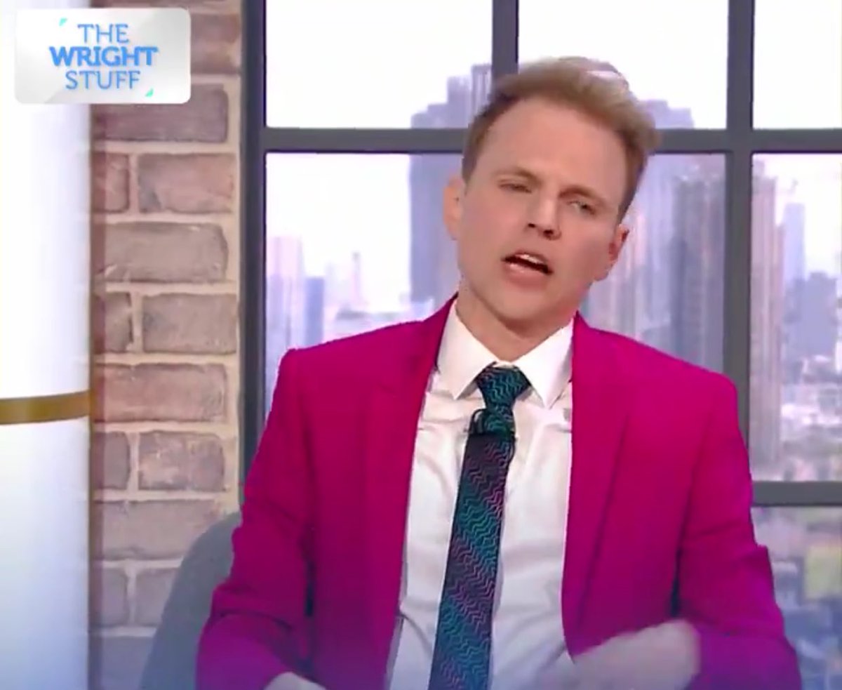 TorSexual's tweet photo. Just catching up on the wright stuff and #ShaneJenek #ShaneJ @courtneyact looks A-dorable ♥️♥️♥️ https://t.co/lH6cHbgl8a