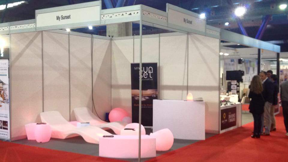 My__Sunset's tweet photo. Más fotos de nuestro stand en el Salón de Innovación en Hostelería #HyT18 #iluminatumundo #mysunset https://t.co/fgtiiRomNf