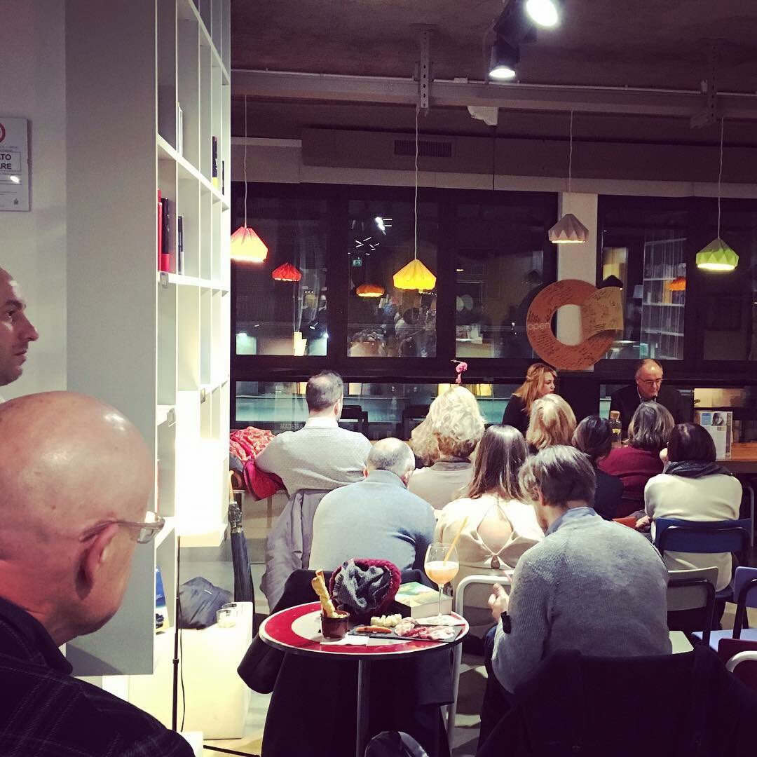 Jadosa's tweet photo. Grazie @Francegal! #CustomerExperience ha fatto esperienza anche all’@openmilano 😃 https://t.co/N0debOMz63