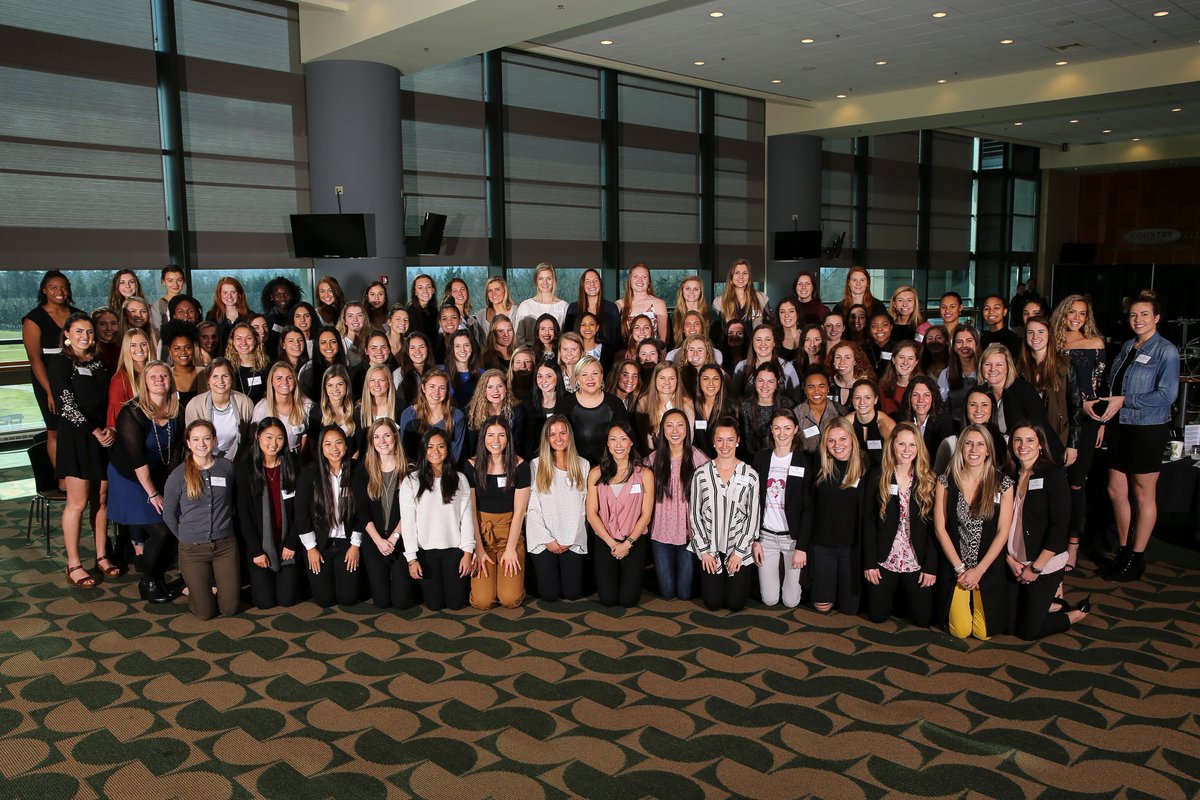 UOWomeninFlight's tweet photo. Still reliving #GrowWithRowe &amp; the magic of women empowering women! Thank you, @sportsiren for coming - thank you Women In Flight donors for making this annual career dev symposium possible ! #GoDucks https://t.co/qMEOVgzuYG