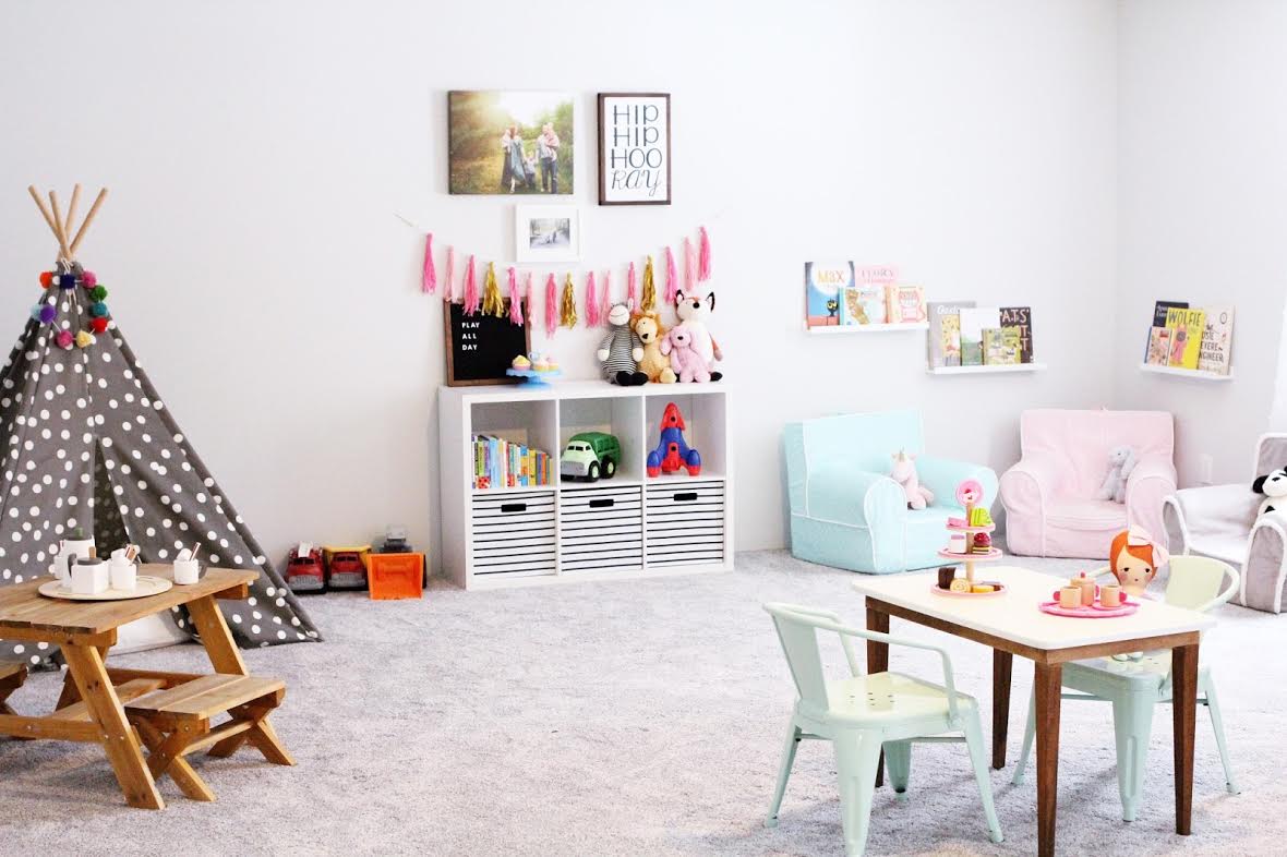 dentistmel's tweet photo. I’m so in love with this stylish and functional co-ed children’s playroom. Added bonus, the Air.o Hypoallergenic Soft Flooring helps make it a clean environment for keeping mold, mildew and allergens out of the air! #AiroInAction AD https://t.co/v8r7QoPbFQ https://t.co/5UpxD8Yjkh