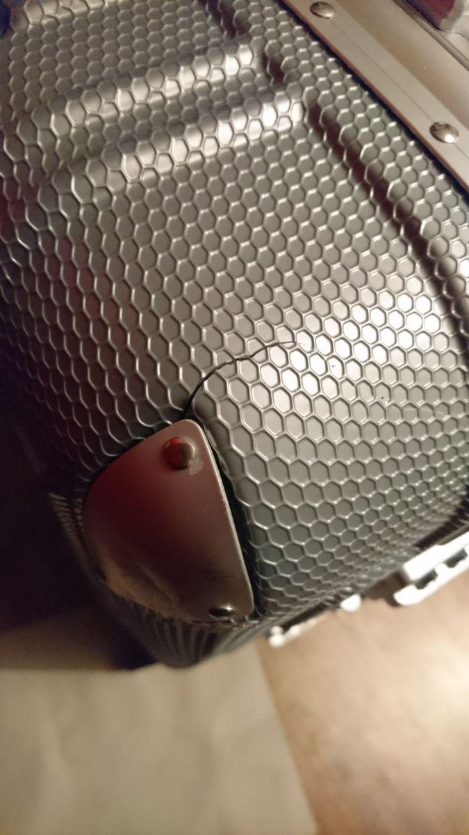 Rea_Bax's tweet photo. @Ryanair how the heck do I file a complaint about damage to my bag? I didn't notice until I got to the hotel and asked the guy at the check-in in Lisbon on my way home. He said I needed to file online but you can't do that without "Baggage Report File Reference" https://t.co/r1C5VNaNVy