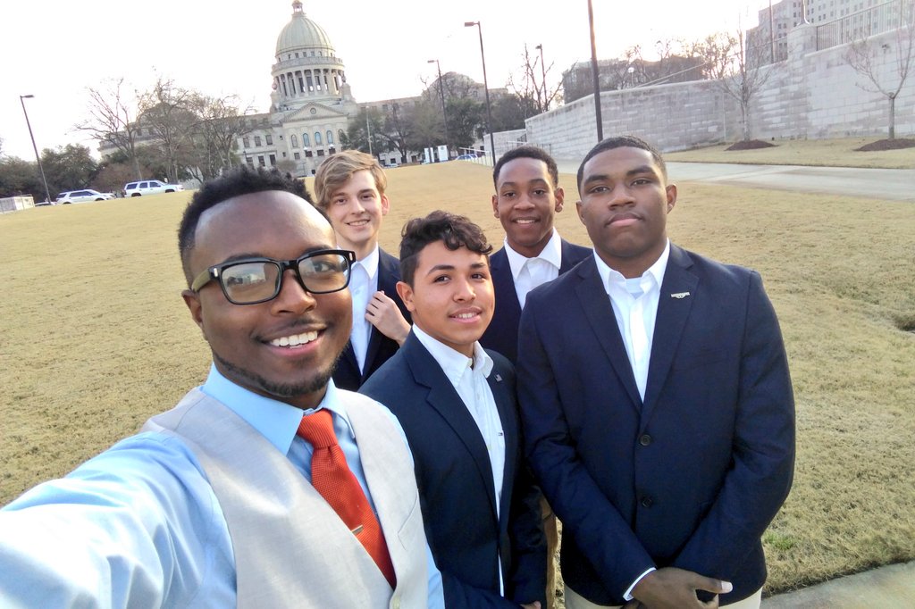 jerameyanderson's tweet photo. Hanging out with these cool guys all week. Welcome to the Capitol guys, excited to have you paging this week. Follow us for all the excitement this week. #msleg #pageweek #youngrep #coolrep https://t.co/IKNwMC8qk1