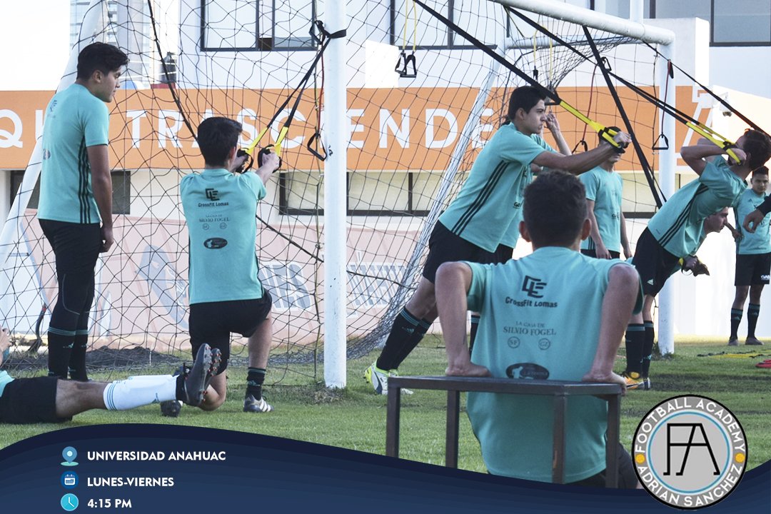 FootbalAcademy's tweet photo. Realizamos trabajo aeróbico para que nuestros alumnos lleguen en su mejor forma física a los partidos. https://t.co/R8tsbT9hBg
