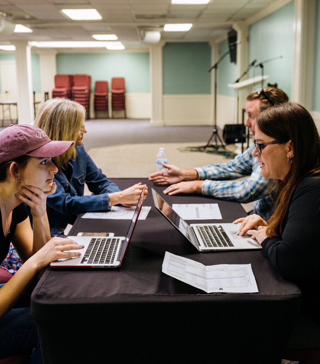 ccbcmurrieta's tweet photo. Today, students are choosing their classes for the semester! You can check out our classes at https://t.co/leXujBmLlc for more info. #CCBCSpring18 #ToKnowGod https://t.co/twqV30HuR0