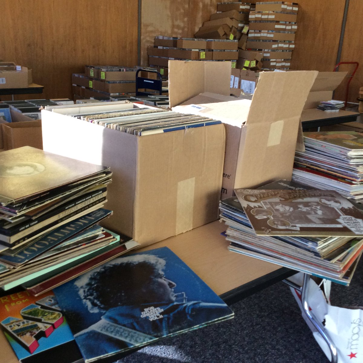 tapeswapradio's tweet photo. Tape Swap and @paBAPL are excited to present the Lehigh Valley Punk Rock Flea Market! 

Saturday, February 17, 2018 -- 10 AM - 4 PM.

-21,000 CDs 
-Vinyl records
-20 vendors
-DJ REVERBISCAR spinning records
-FREE ADMISSION

Supports BAPL's Bob Cohen Room
https://t.co/x2LRhONalP https://t.co/gpCWnxAZ5M