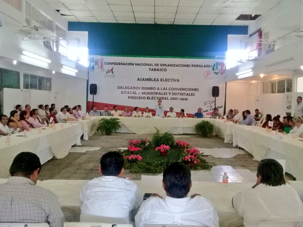 SeleneMollined's tweet photo. Un productivo diálogo resultó del encuentro entre la estructura estatal y territorial del Sector Popular de Tabasco con nuestra Precandidata al gobierno del Estado, Dip. Lic. Georgina Trujillo Zentella. https://t.co/uvqChHWPjw