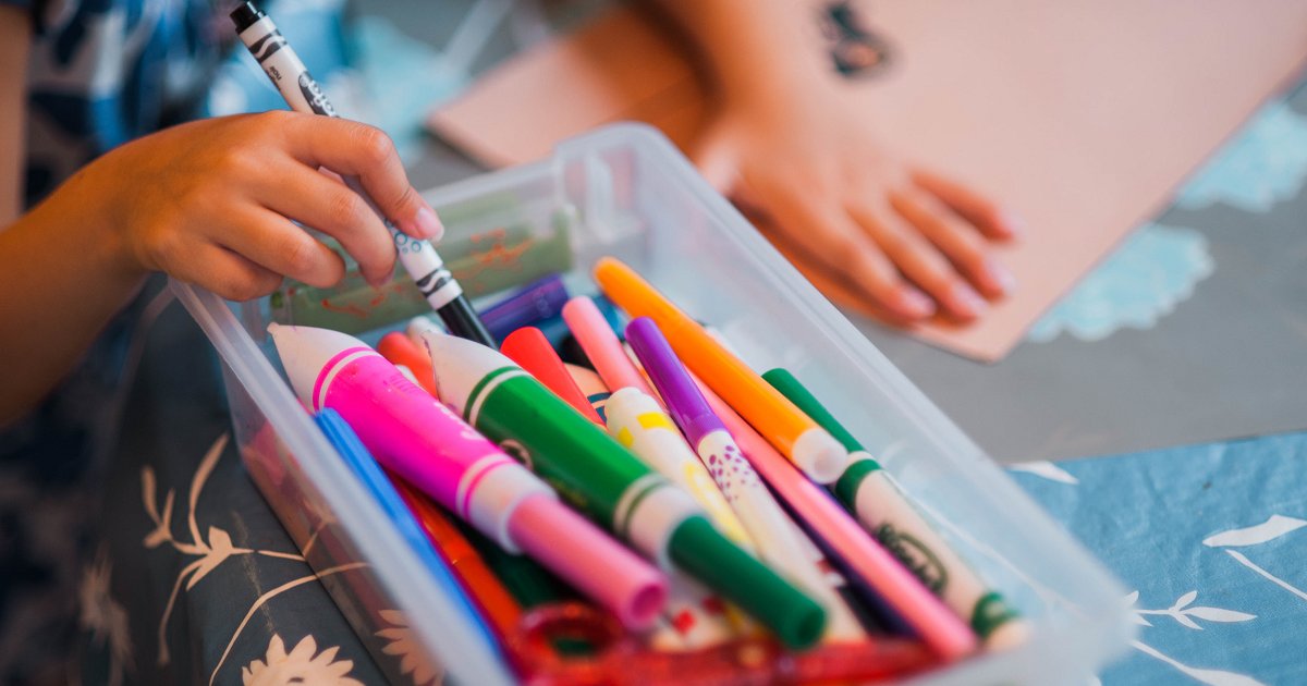 galileocamps's tweet image. We know physical space is a key component of cultivating creativity. Read on for tips for making a spot just for creating. galileo-camps.com/blog/entry/cul…