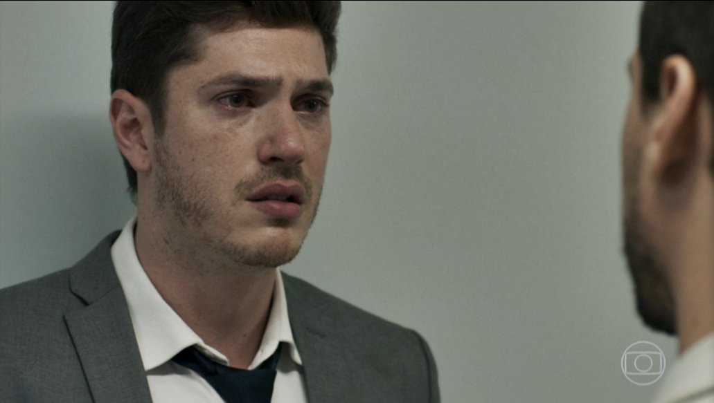 ZAMENZA's tweet photo. "Ela pode ficar paraplégica." #OOutroLadoDoParaíso https://t.co/yvWdPGtmLL