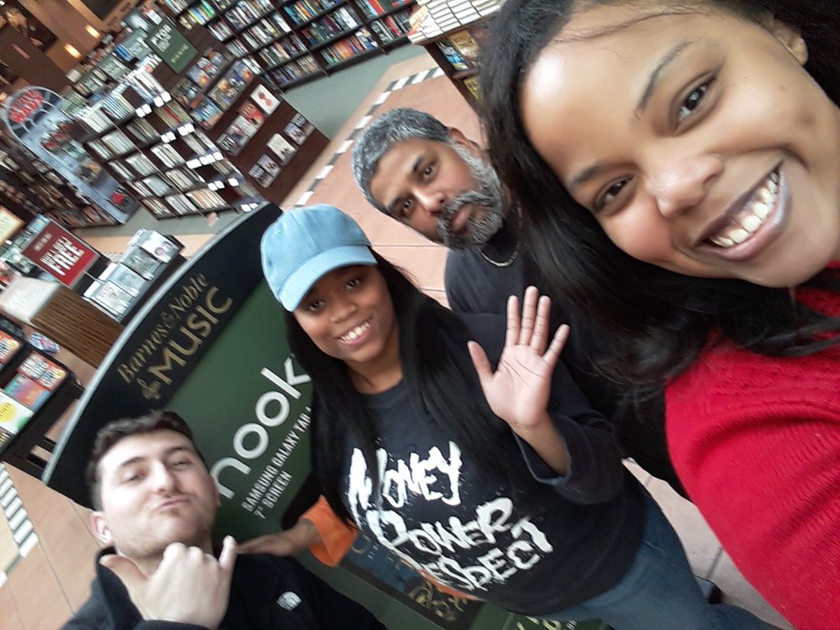 MedinaVMLive's tweet photo. Had sooo much fun at our team build today! #Target1155 #TeamBlackout https://t.co/UOV5wGDoh6