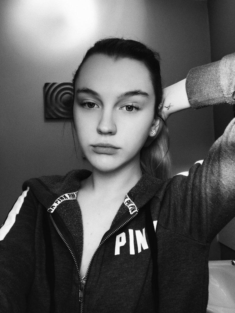 liljoybean's tweet photo. #melmonday !! 🤩 @meljoy love my angel https://t.co/VbMfrlvnxl