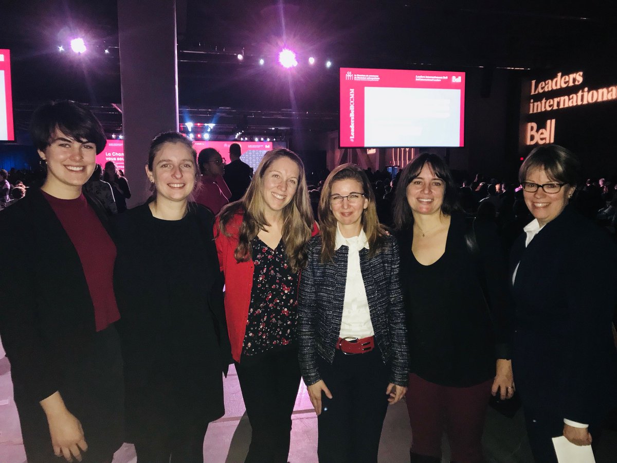 UMQuebec's tweet photo. L’équipe de l’#UMQ bien représentée ce soir à l’événement de @chambremontreal avec @MichelleObama #LeadersBellCCMM https://t.co/UJ4oheIk9q
