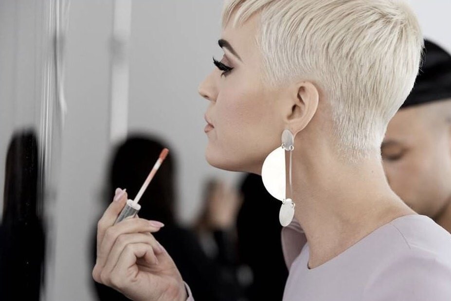 katydailybrasil's tweet image. Katy Perry X CoverGirl X #KatyCatGloss 💄