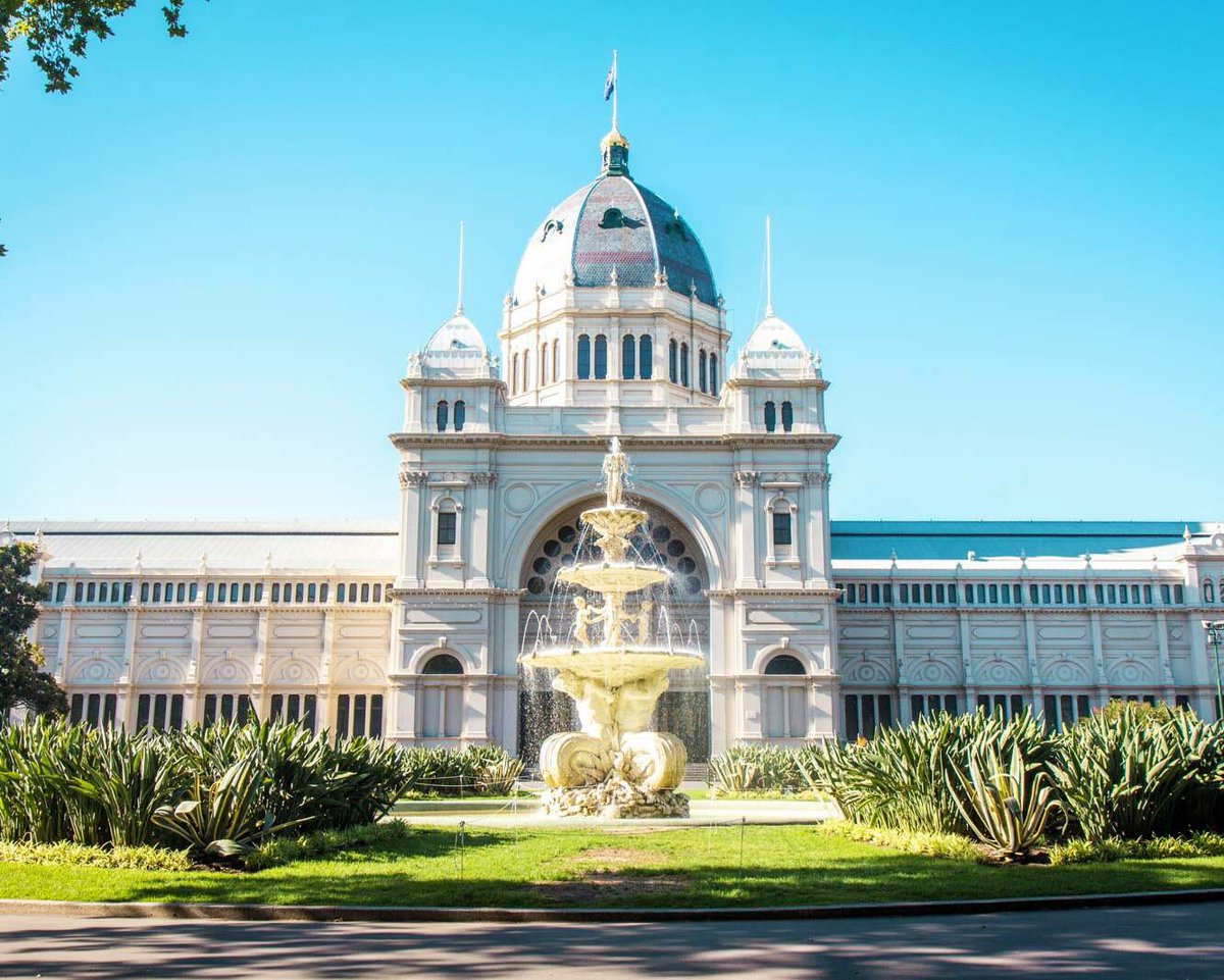 We’re so excited to dance with you in this iconic Melbourne location! For all the details on this year’s #VDF #VicDanceFest 2018 at the stunning #royalexhibitionbuilding visit the official website: victoriandancefestival.com or check out our blog 👍🏻 #seeyouthere 💃🏻🕺🏽
