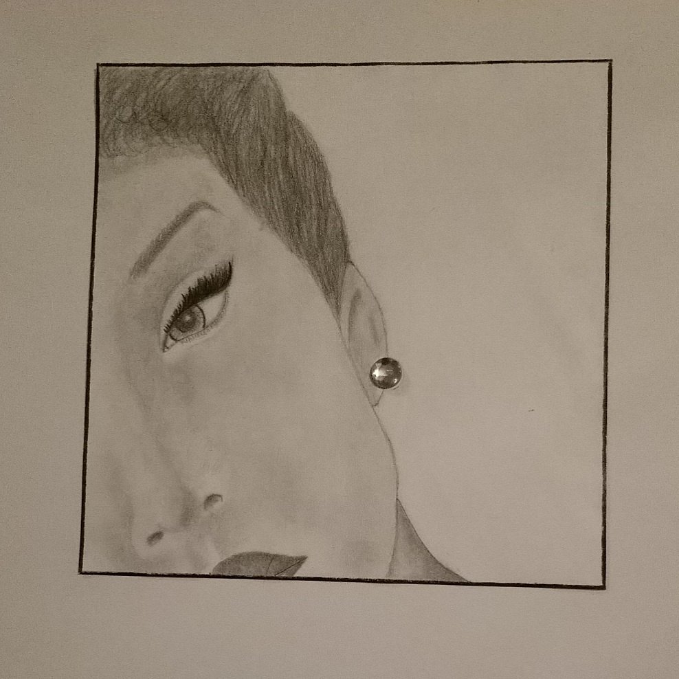 AudriWright1's tweet photo. And here's another one done .. even put a little jewel as the earing to add a little more to the portrait .. #art #portrait #blackandwhite #pencil #jewelry #audriwrightportraits #artistsontwitter https://t.co/9Gi0AySnwj