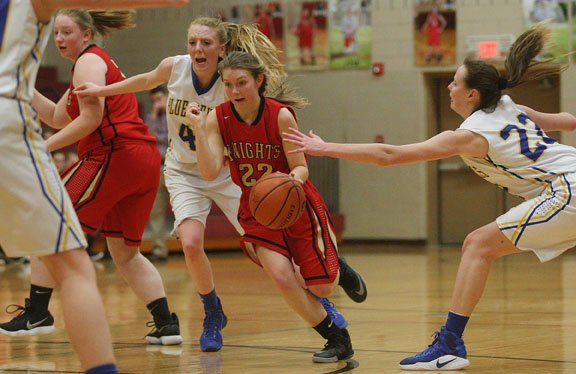 JimBowlingPhoto's tweet photo. See photos from the @ALAHGirlsBBall vs. @VGBlueDevils-@Heritage_CUSD8 regional quarterfinal tonight: https://t.co/5nF9IdAv8G @arthursupt @LOVC_HS https://t.co/XbQKArPWRa