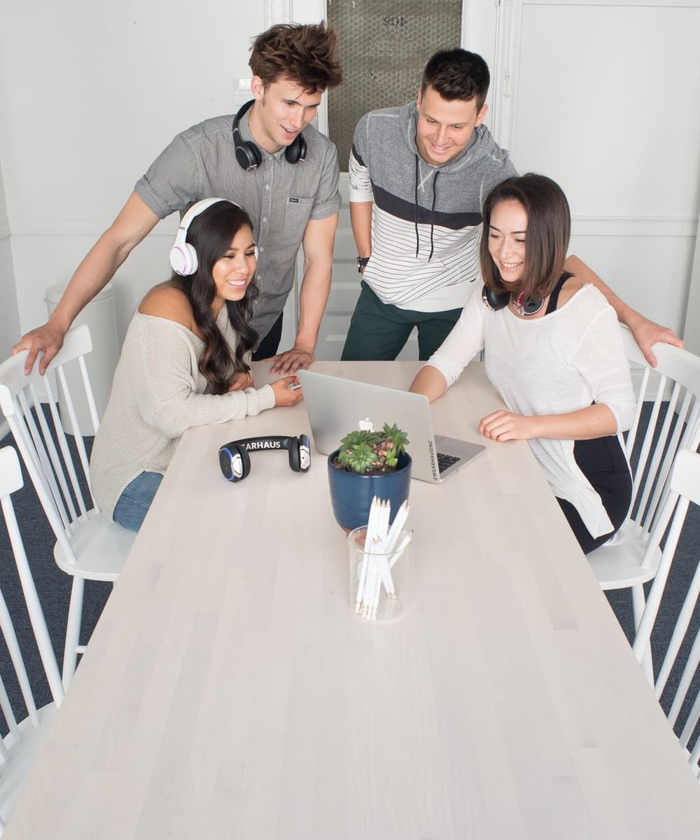 The Wearhaus Arc is the perfect wireless headphone for you and your friends! Get yours now!
#wireless #wearhaus