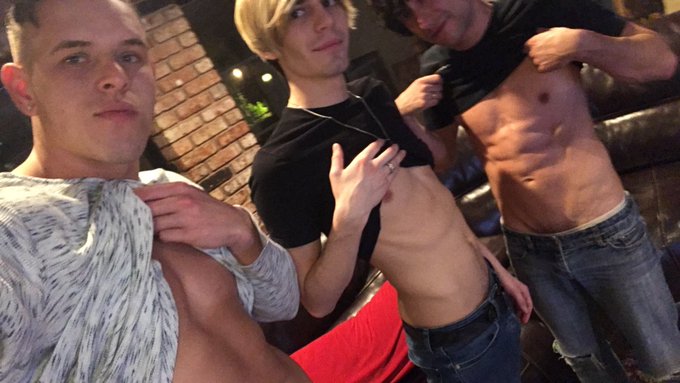 Trying to find our Sexy stomachs after some great food! 💪🏼😜 https://t.co/nLBHxhHAgk<a href="/tag/beastmode"class="tags"><span>#beastmode</span></a><a href="/tag/flex"class="tags"><span>#flex</span></a><a href="/tag/hustle"class="tags"><span>#hustle</span></a><a href="/tag/mensphysique"class="tags"><span>#mensphysique</span></a><a href="/tag/ironaddict"class="tags"><span>#ironaddict</span></a>