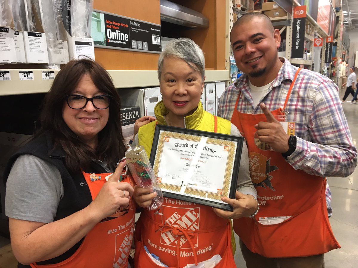 Specialty0620's tweet photo. I would like to thank my Specialty team for an excellent 2nd half 2017! You guys rocked it &amp; I know we will kick ass in 2018🙌👏 off to a great start with all Specialist at tiers 1,2, and 3!😁Lets do it #TEAMHAWTHORNE #0620 https://t.co/LLV5I9ycBK