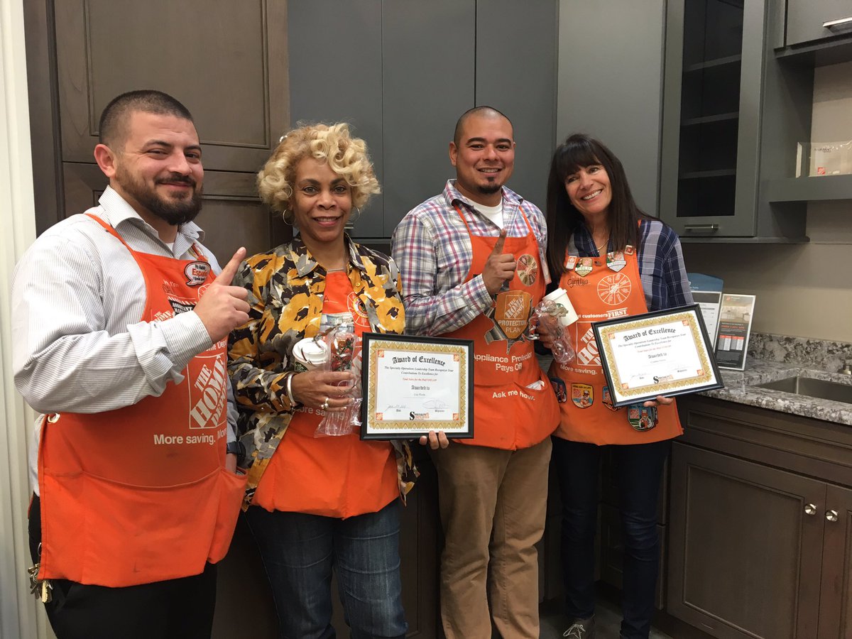 Specialty0620's tweet photo. I would like to thank my Specialty team for an excellent 2nd half 2017! You guys rocked it &amp; I know we will kick ass in 2018🙌👏 off to a great start with all Specialist at tiers 1,2, and 3!😁Lets do it #TEAMHAWTHORNE #0620 https://t.co/LLV5I9ycBK
