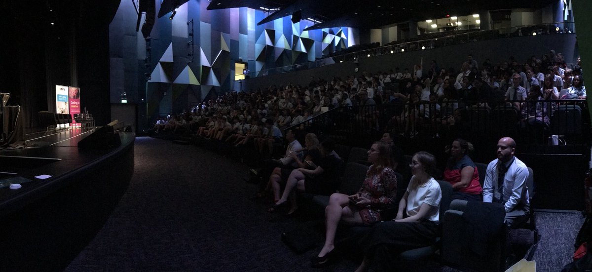 First time being a panelist at the DigiGirlz event with a few hundred students! A great reminder of how awesome and energetic students are 😌😌 #makewhatsnext #digigirlz #womenintech