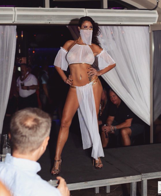 So happy to hear the Super Bowl Party and Lingerie Show featuring my lingerie line Angie Vu Ha Lingerie<a href="/tag/tuesdaytease"class="tags"><span>#tuesdaytease</span></a><a href="/tag/martesdeespejo"class="tags"><span>#martesdeespejo</span></a><a href="/tag/arrobarnos"class="tags"><span>#arrobarnos</span></a>