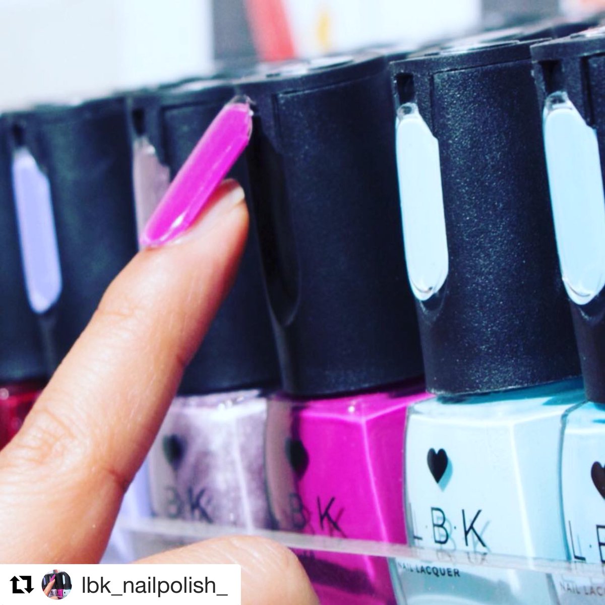 BeautyCrowdPro's tweet photo. We are working with LBK Nails to launch their new innovative (built in swatch) packaging and 7 Free Formula   in the UK 🇬🇧 #bblogger samples coming in a couple of weeks 😃 pls let us know what you think of the concept and if you would be interested to review 👍🏻 x https://t.co/8WeQCnwaLL