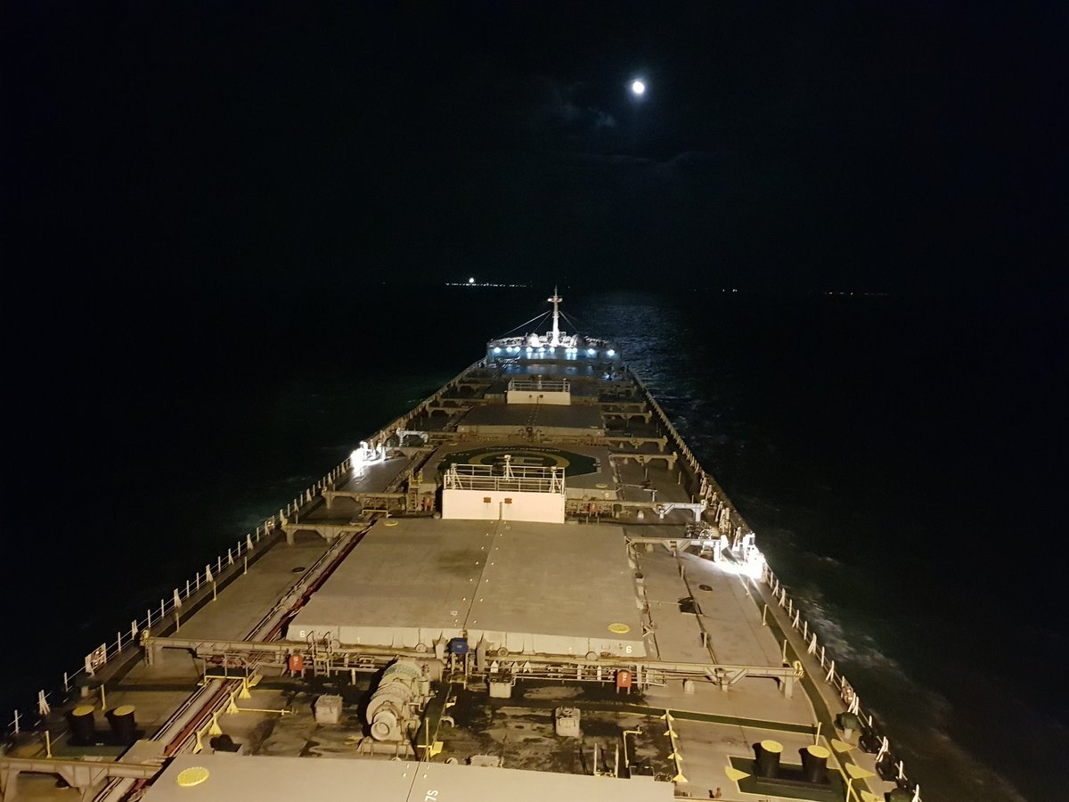 BonteBentheimer's tweet photo. Nieuw diepgang record voor de Eemshaven! Bulker Ocean Ambition komt met 13,30 meter diepgang naar de #eemshaven https://t.co/xCTOcpZzif