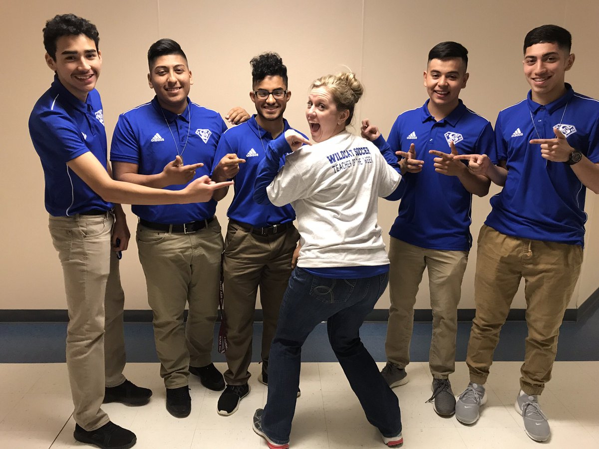 LetsNotWalk's tweet photo. Big shout out to the boys soccer teacher of the week !! Mrs. Bailey and Mrs. Williams ⚽️💙💛💙💛 #sulsprisd #sulsprhs #TeacherOfTheWeek #CodeBlue https://t.co/CflZ4ygY1X