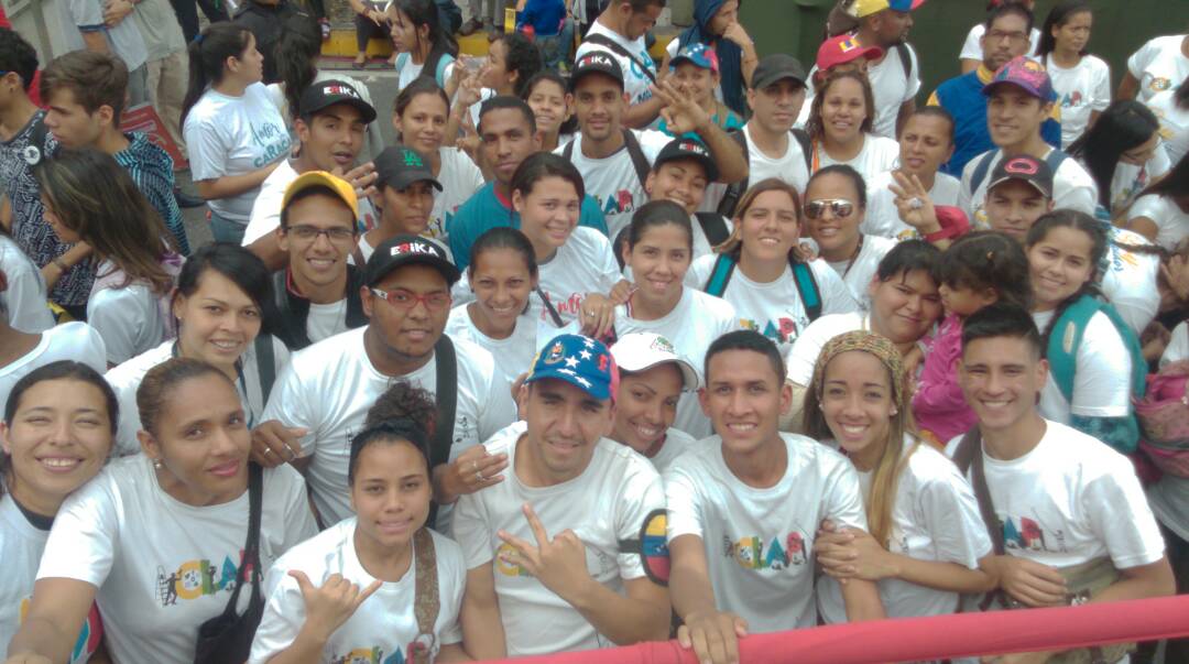 CurbeloIsaac's tweet photo. En el acto del 4F apoyando a nuestro presidente nicolas maduros viva y lucha señor presidente #APOYANDO https://t.co/KT5rP8MgIn