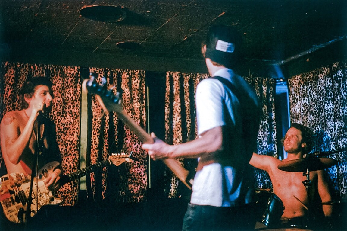 🤘🎸 Here’s a gem from one of our first shows <a href="/LionsLairDenver/">Lion's Lair</a> ! 📸: <a href="/melissaorth/">Melissa Orth</a> #deliciosamusic #denvermusic #lionslair #positivevibes #jamband #alternative