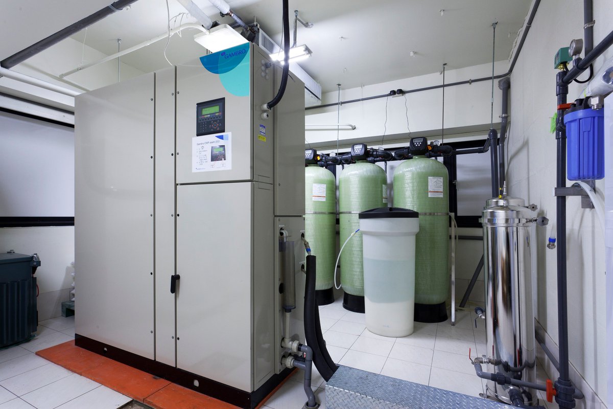 新北市三重区にある仁馨クリニックは、付属透析センターの院長陳向緯先生と透析看護師歴25年以上の陳采鈴師長をはじめ、医療チームは患者様への心遣いを大切にしながら、良質の透析サービスを提供しています。