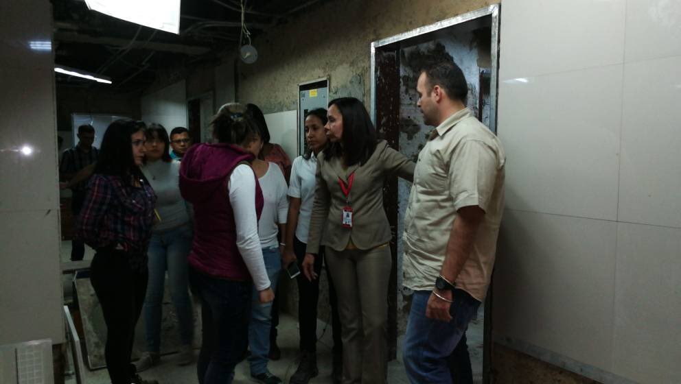 DISTRITO CAPITAL | Por instrucciones del Presidente <a href="/NicolasMaduro/">Nicolás Maduro</a> se rehabilita CDI y SRI Amelia Blanco. Al momento se trabaja en las diversas áreas de servicio médico que brindarán atención a pacientes <a href="/TareckPSUV/">Tareck El Aissami</a> #TodosQueremosLaPaz